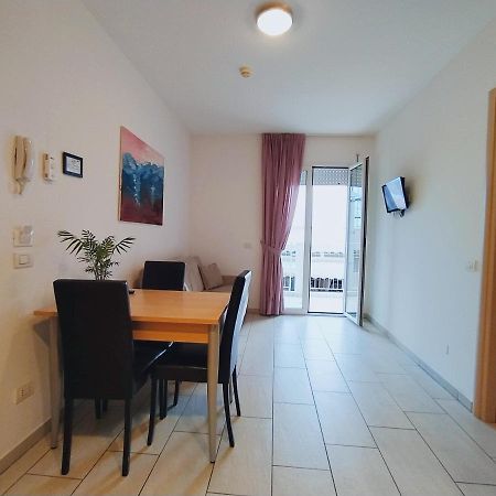 Residence Hotel Rubino Fogliano Marina エクステリア 写真