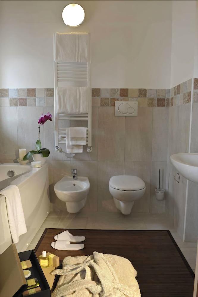 Residence Hotel Rubino Fogliano Marina エクステリア 写真