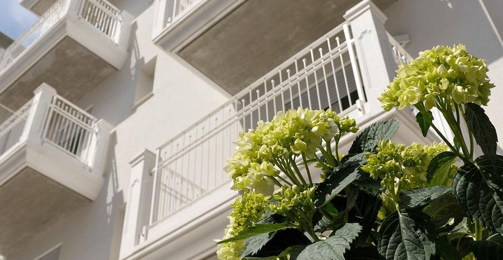 Residence Hotel Rubino Fogliano Marina エクステリア 写真