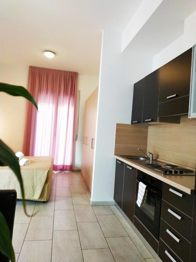 Residence Hotel Rubino Fogliano Marina エクステリア 写真