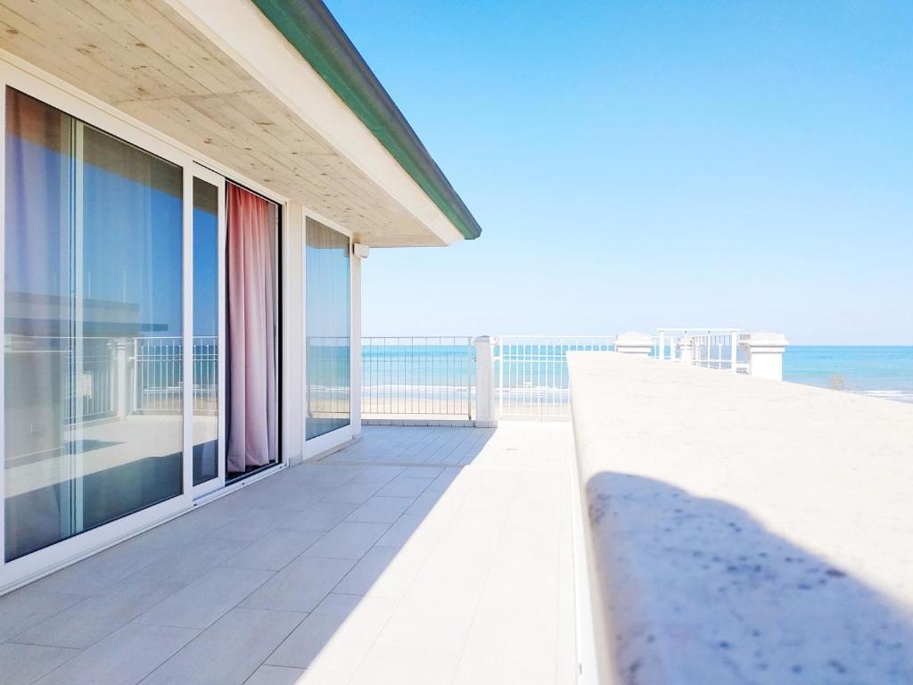 Residence Hotel Rubino Fogliano Marina エクステリア 写真